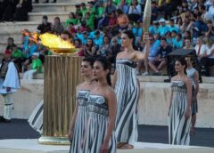 JJOO 2024: Los organizadores franceses recibieron la llama olímpica