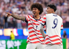 EEUU golea a Paraguay en su debut mundialista