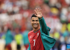 Cristiano brilla con doblete y Portugal golea 5-0 a Uzbekistán en el Grupo K