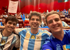 Argentina celebra triunfo peleado que lo pone en semifinales de la Copa Mundial