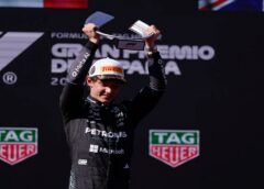 Italiano Andrea Kimi Antonelli gana el Gran Premio de España de F1