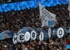 Fanáticos despiden a Messi con «tristeza y alegría»