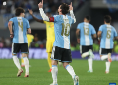 Messi se despide con un gol y lágrimas